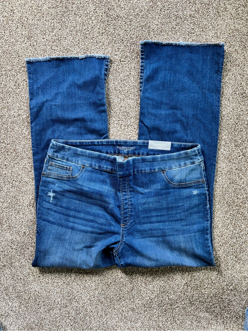 *NEW* Chico’s Pull-On Slim Boot Denim Fray Slit Jeans - Size - 20T
